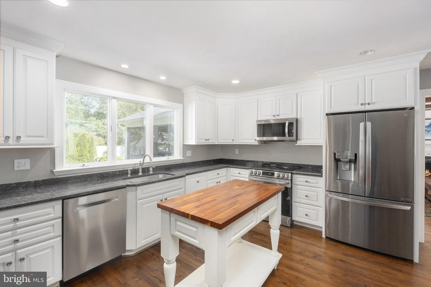 212 Camden Drive photo 14