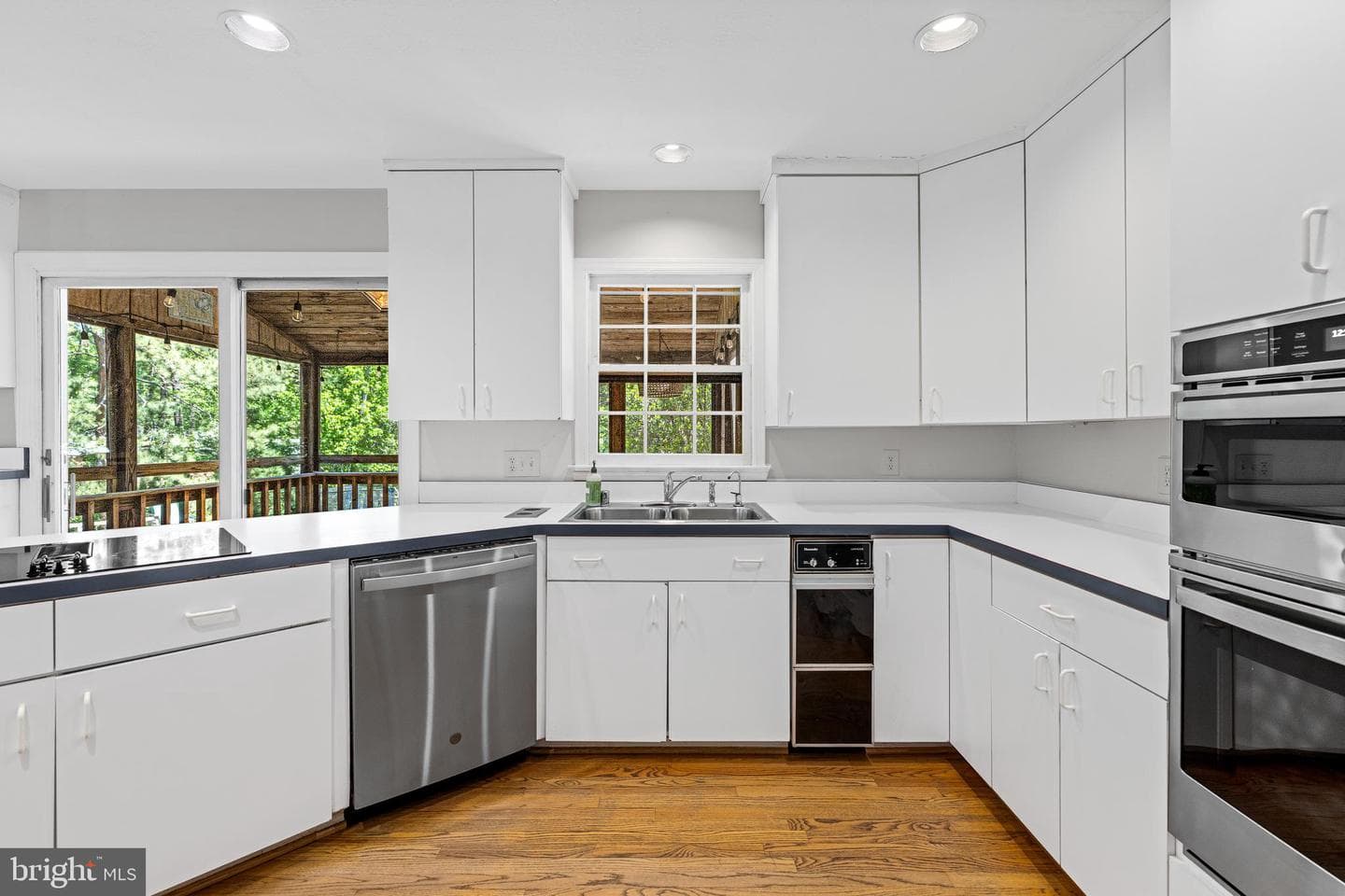 309 Ingleside Drive photo 17