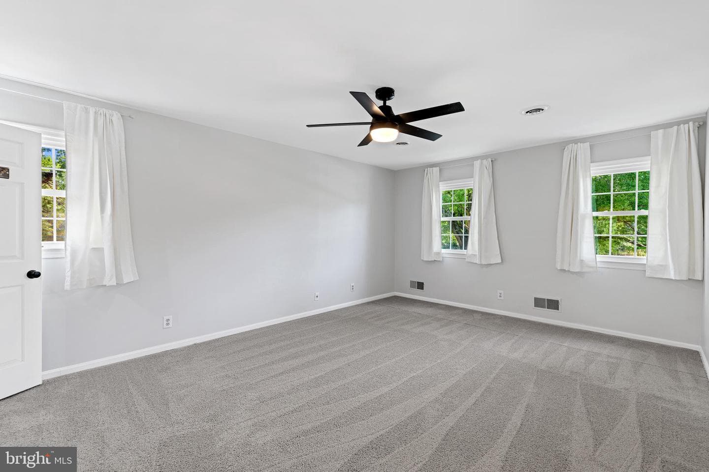 309 Ingleside Drive photo 29