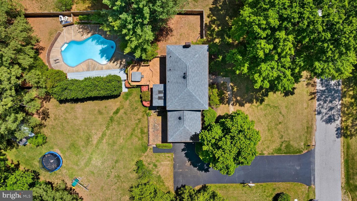 309 Ingleside Drive photo 5