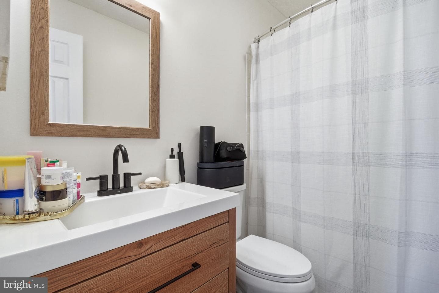 201 Mews Court photo 16