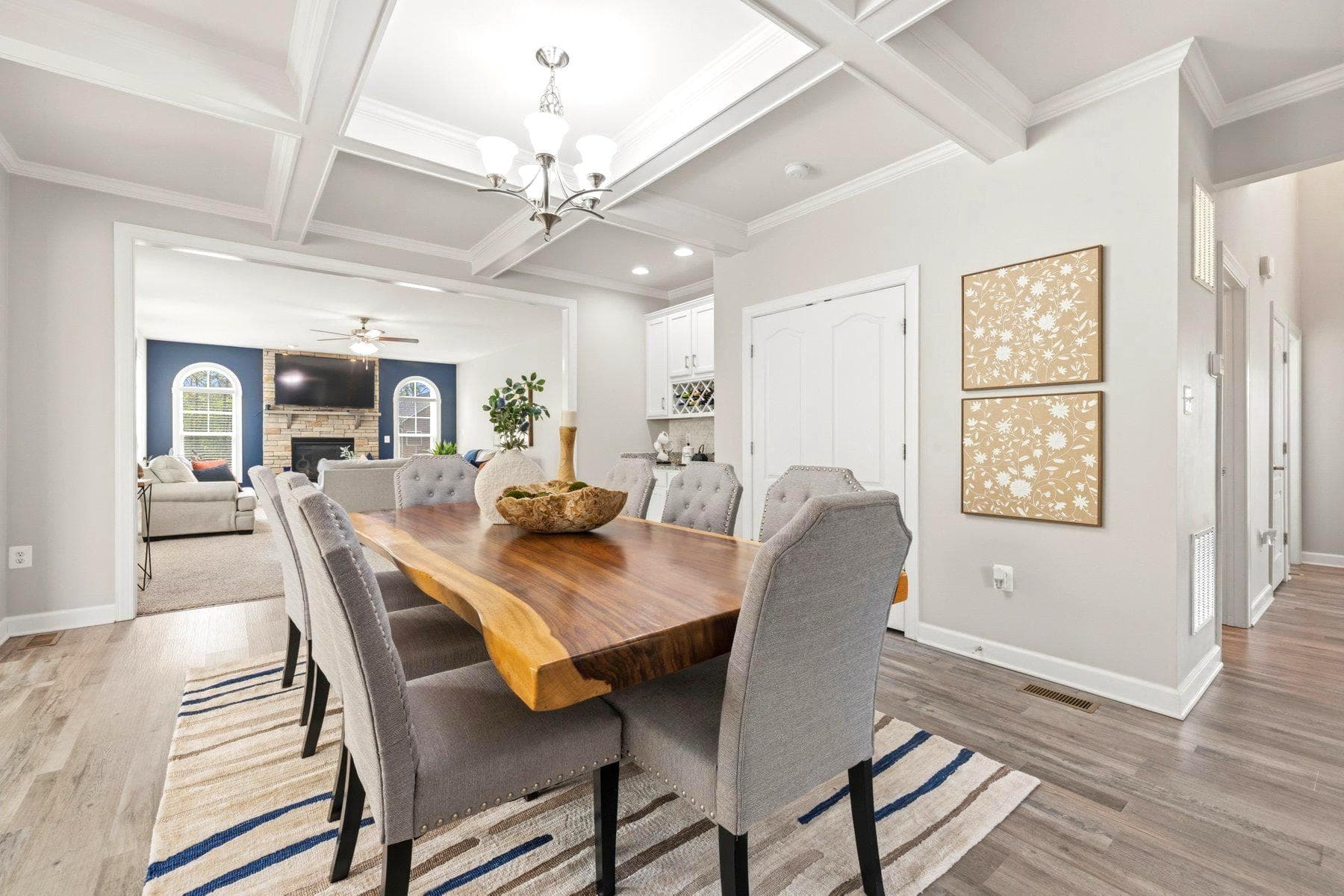 113 Ireland Drive photo 6