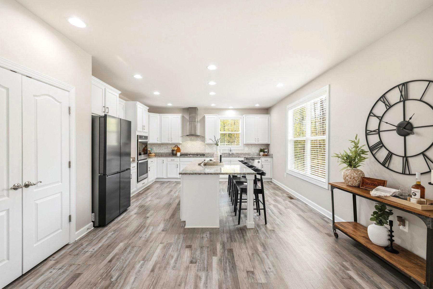 113 Ireland Drive photo 8