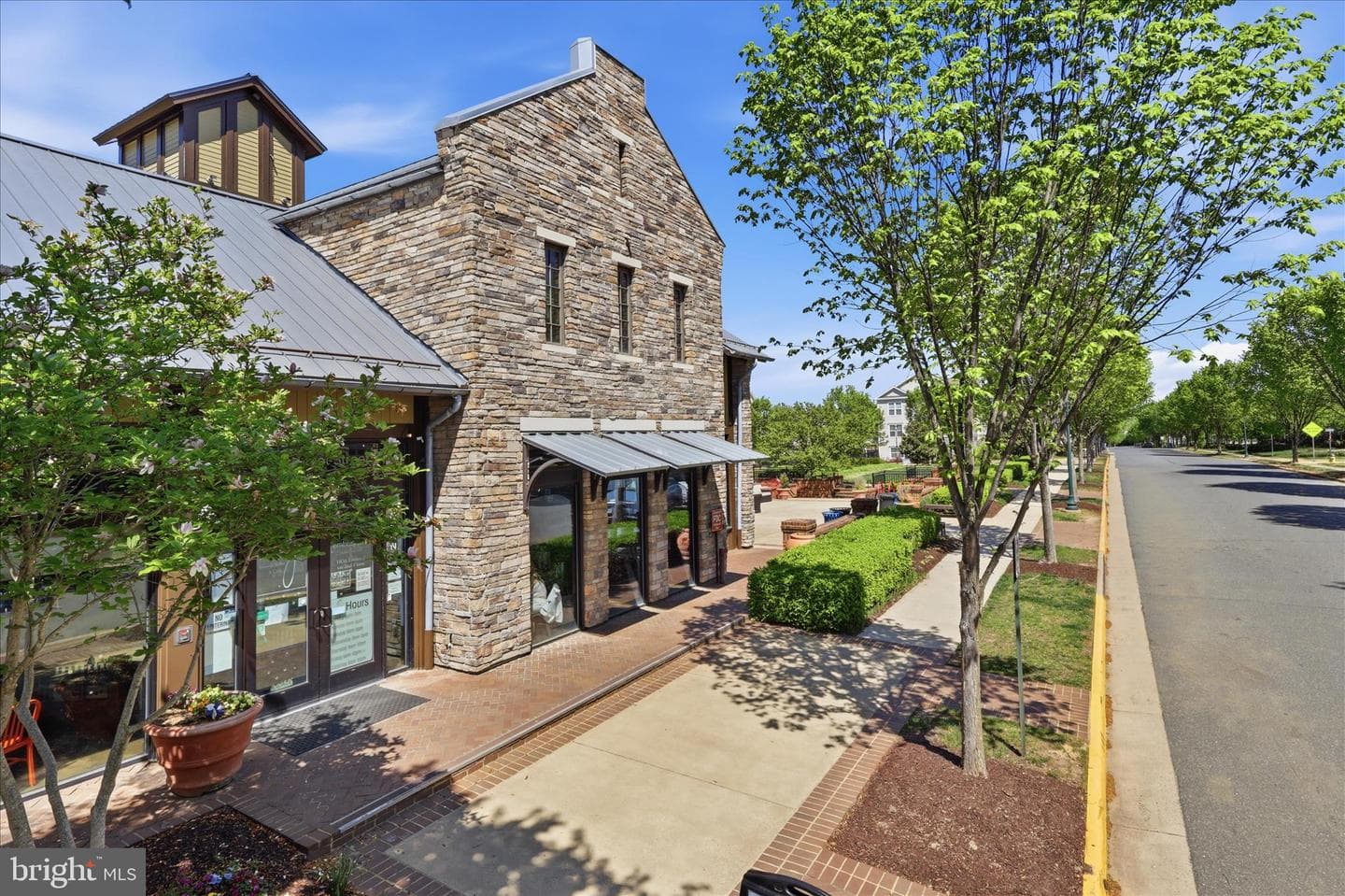 211 Freesia Lane photo 33