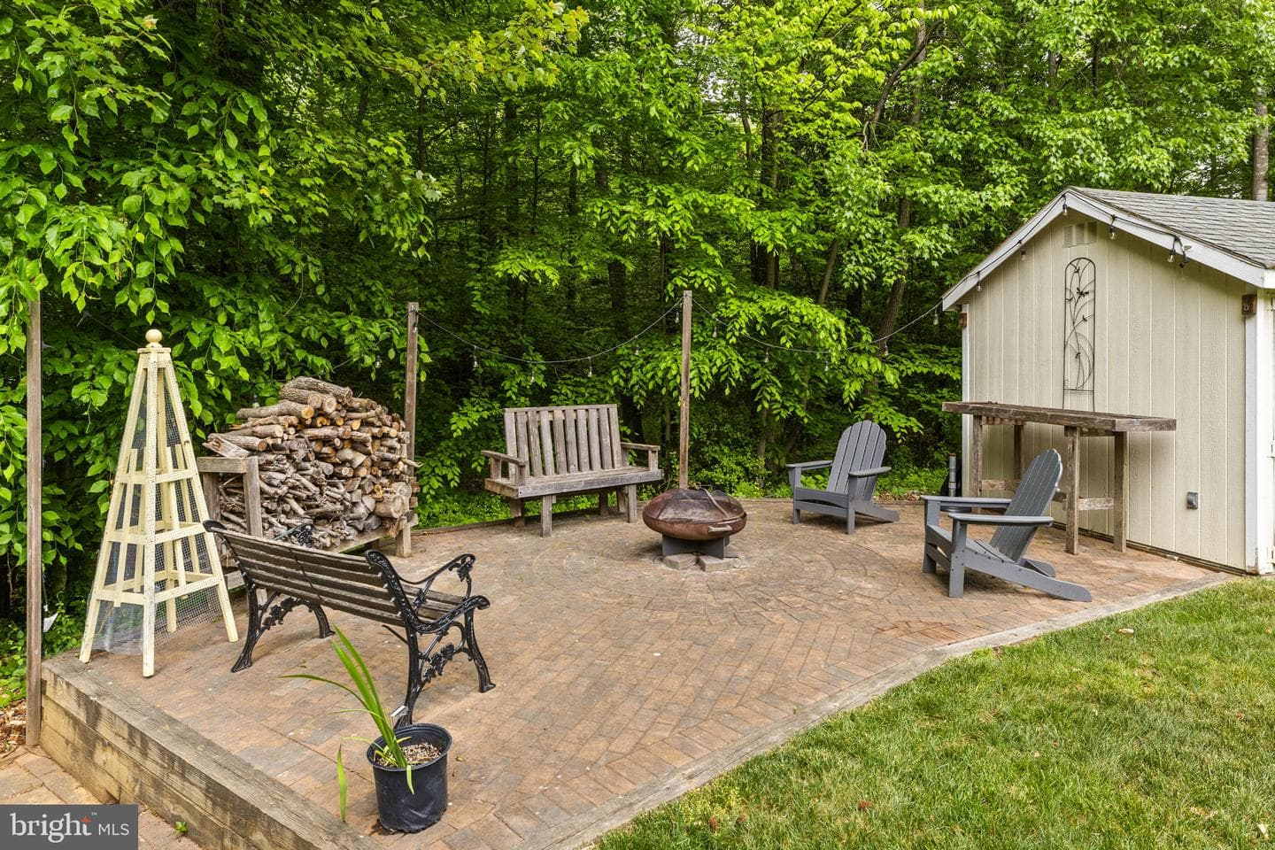 40 Holly Tree Lane photo 18