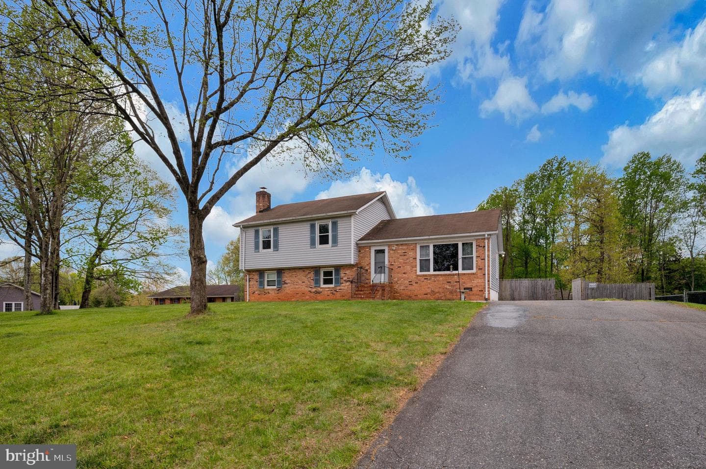 111 Shenandoah Lane photo 2