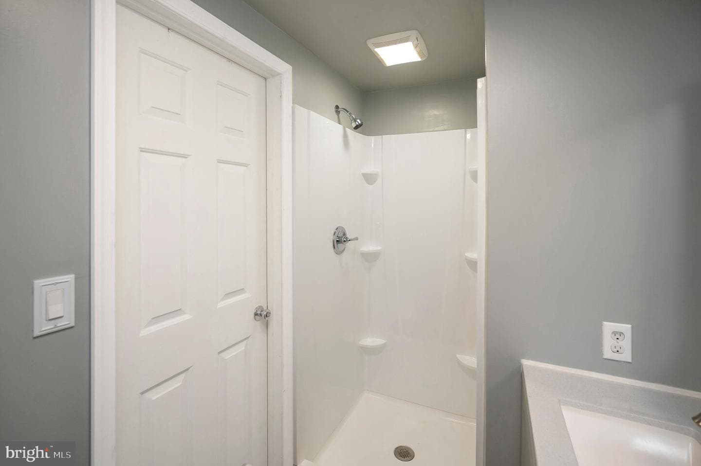 111 Shenandoah Lane photo 32