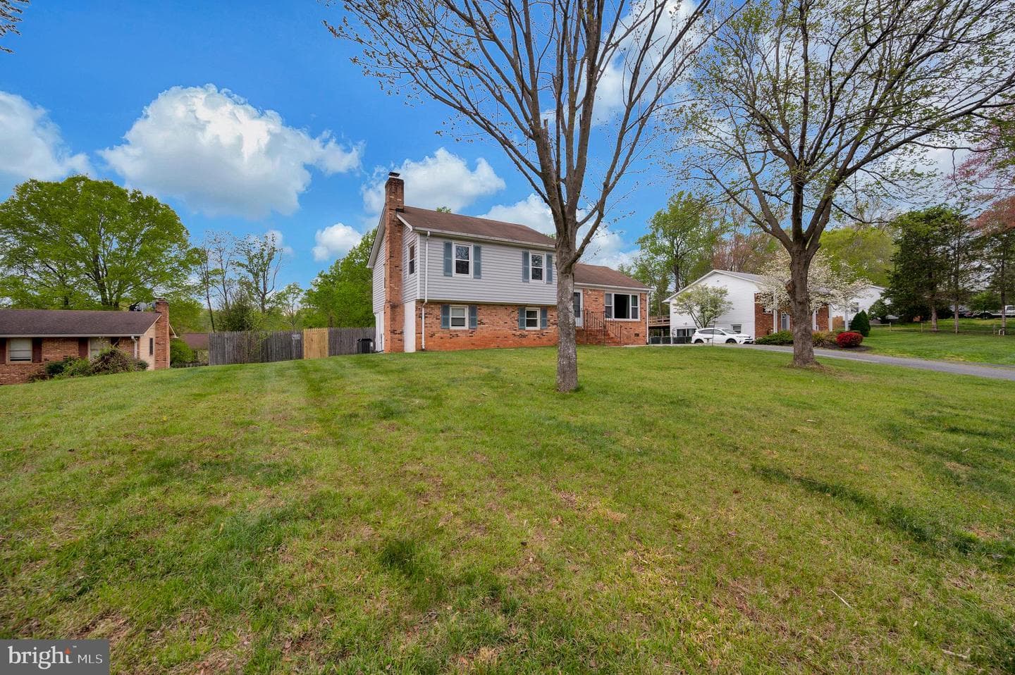 111 Shenandoah Lane photo 4
