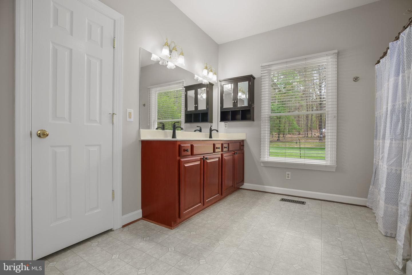 839 Queen Anne Drive photo 48