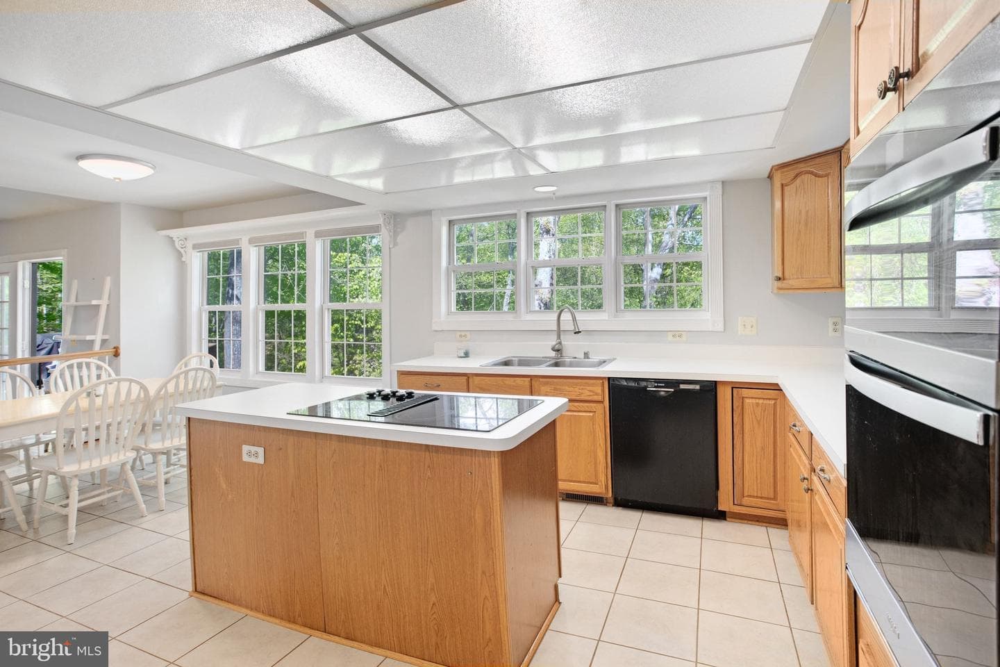 5 Murray Circle photo 9