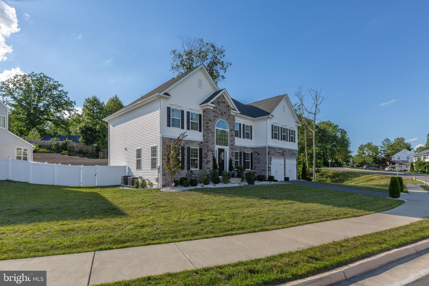 121 Brafferton Boulevard photo 4