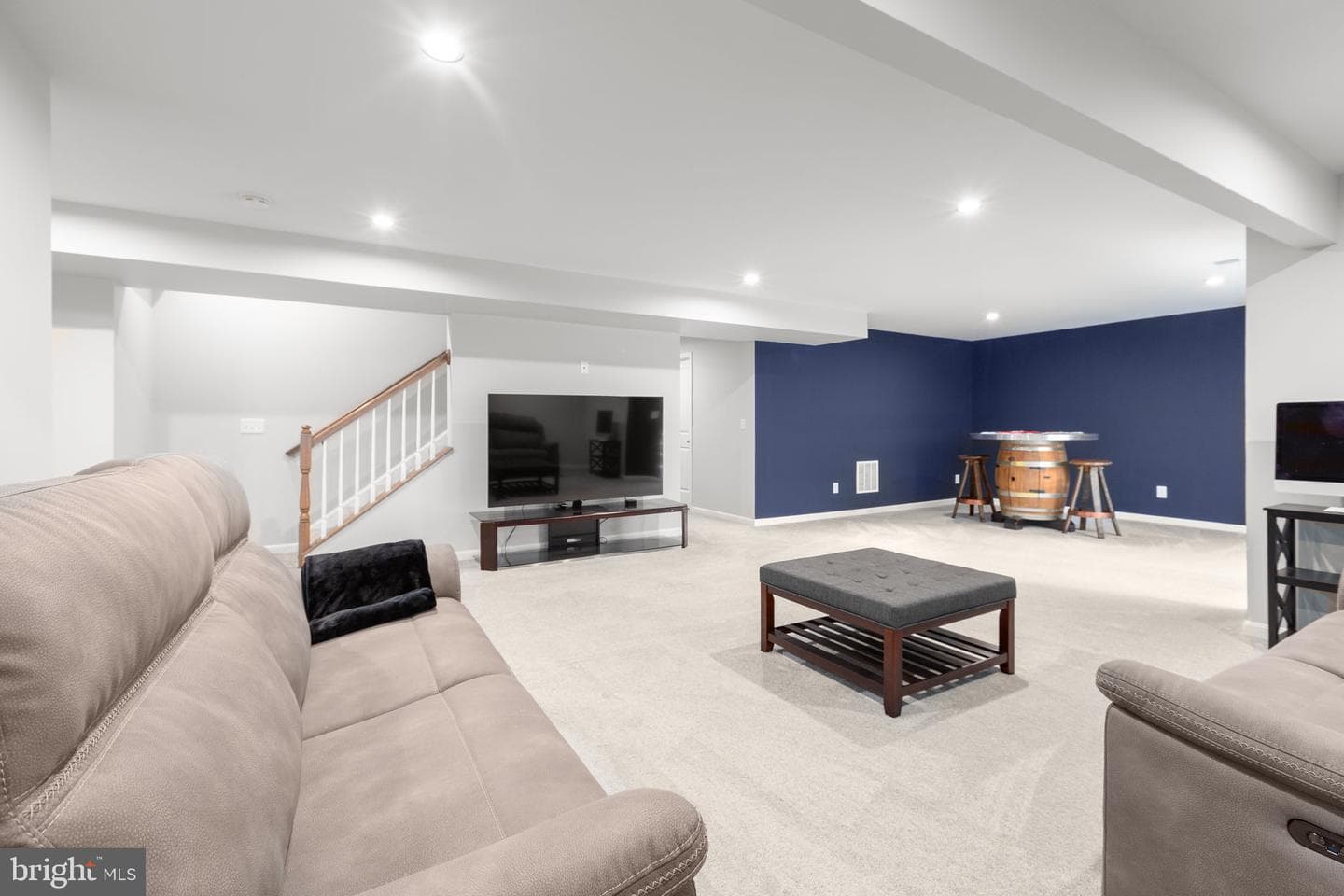 121 Brafferton Boulevard photo 45