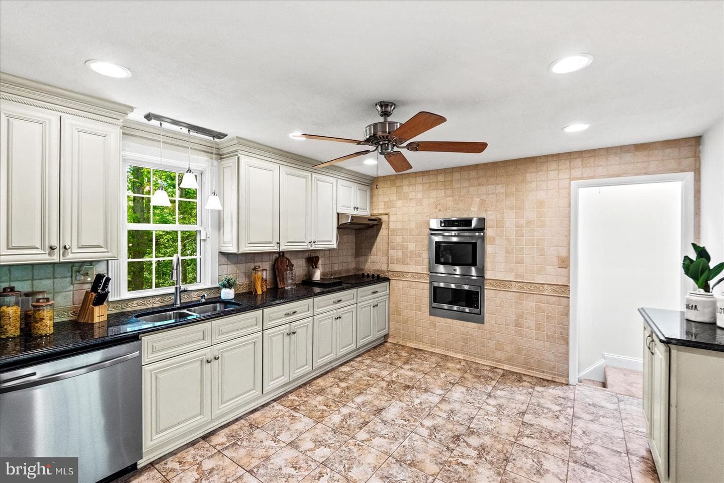 37 Hope Road photo 8
