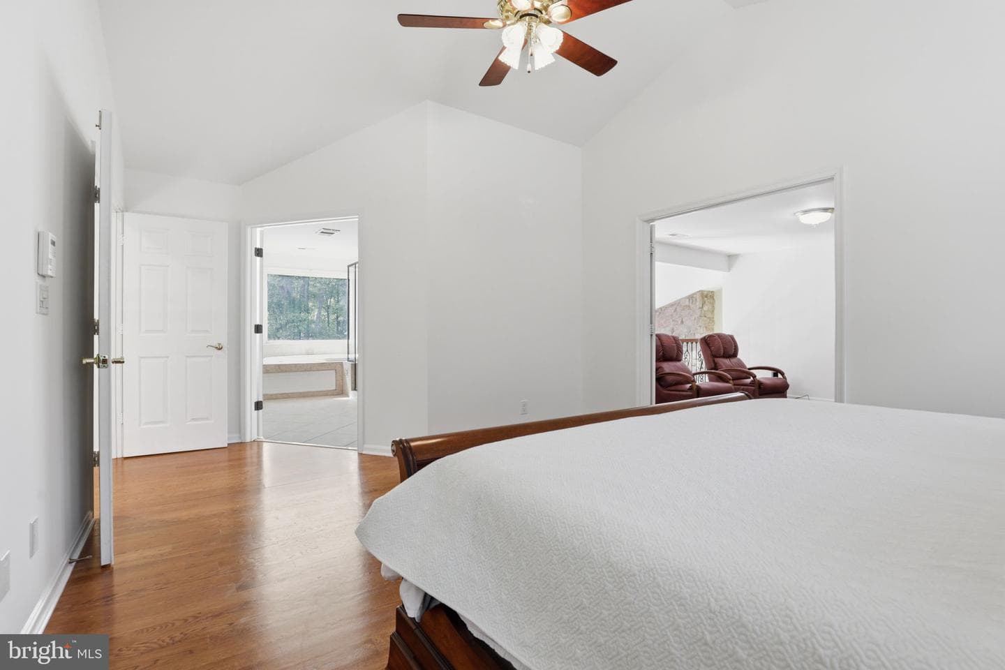 56 Monument Drive photo 28