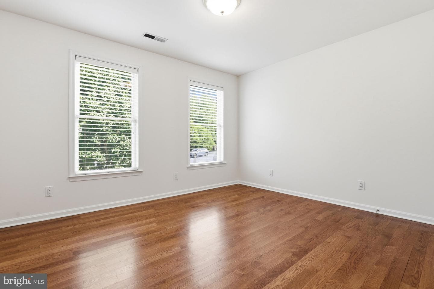 56 Monument Drive photo 33
