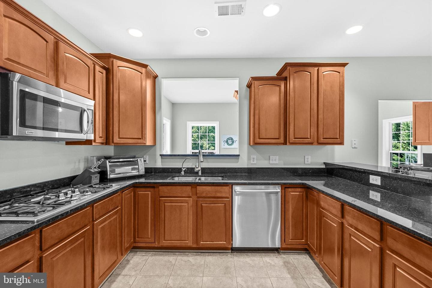 6 Towering Oaks Drive photo 14