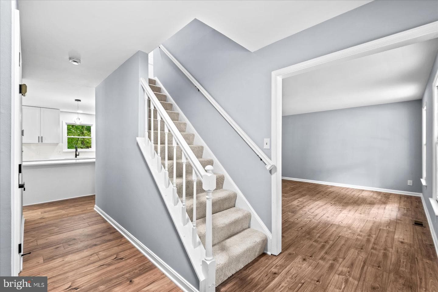 32 Kelly Way photo 6