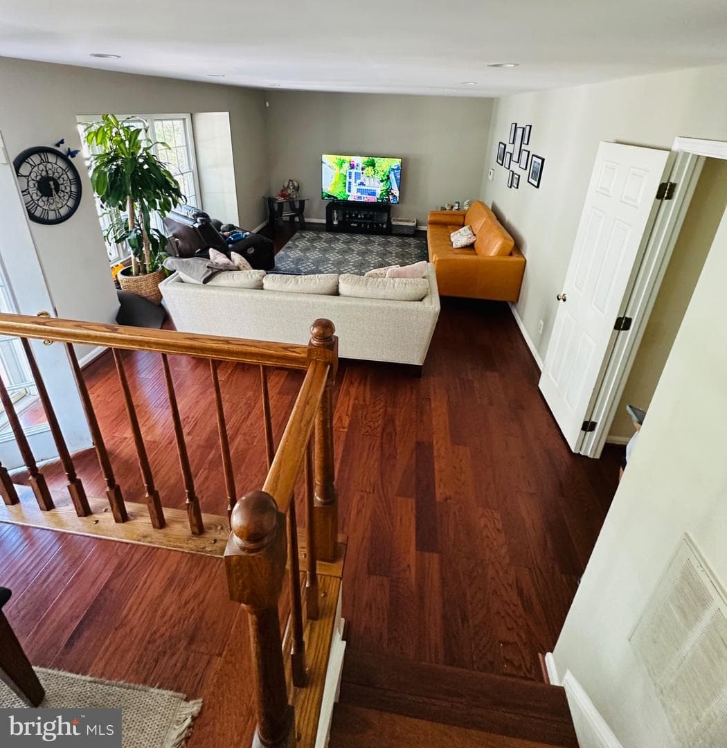 30 Bridgeport Circle photo 15
