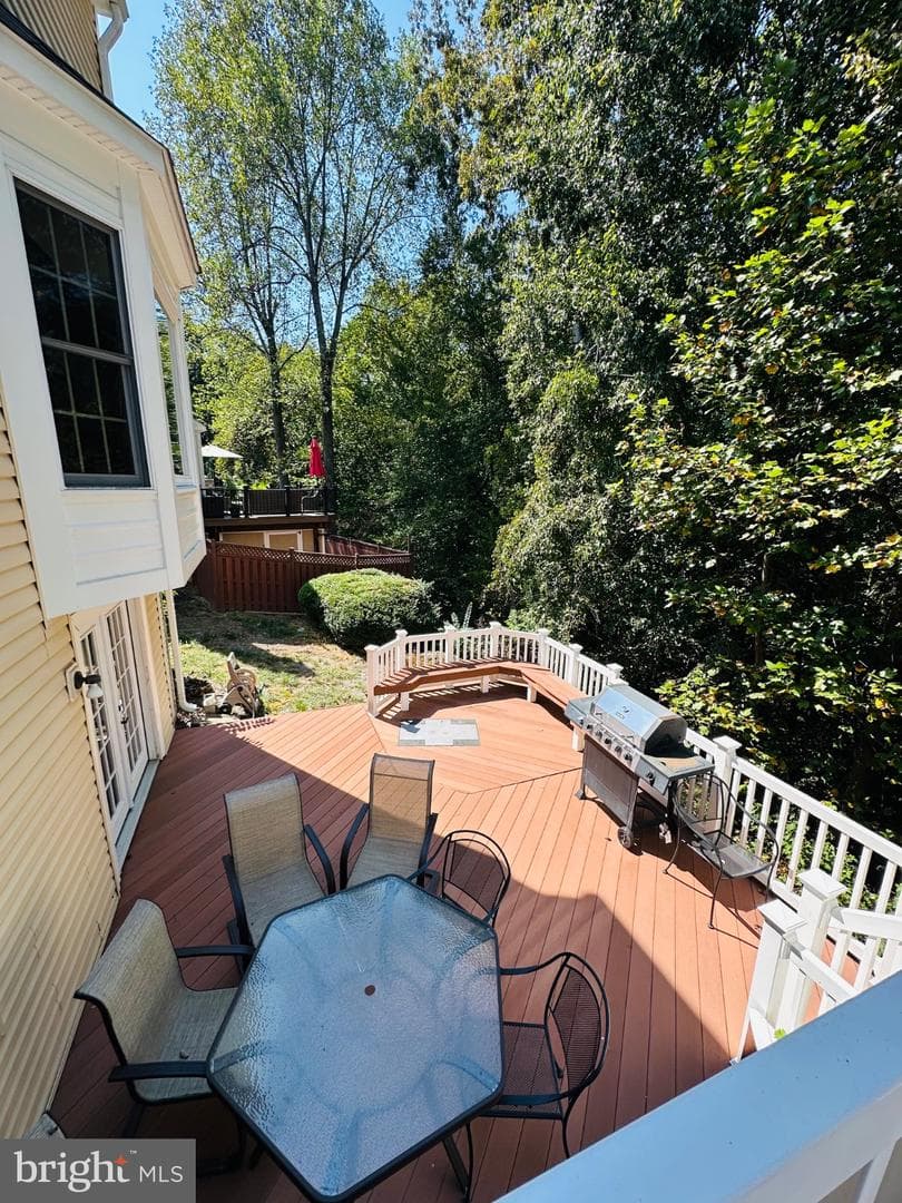 30 Bridgeport Circle photo 41