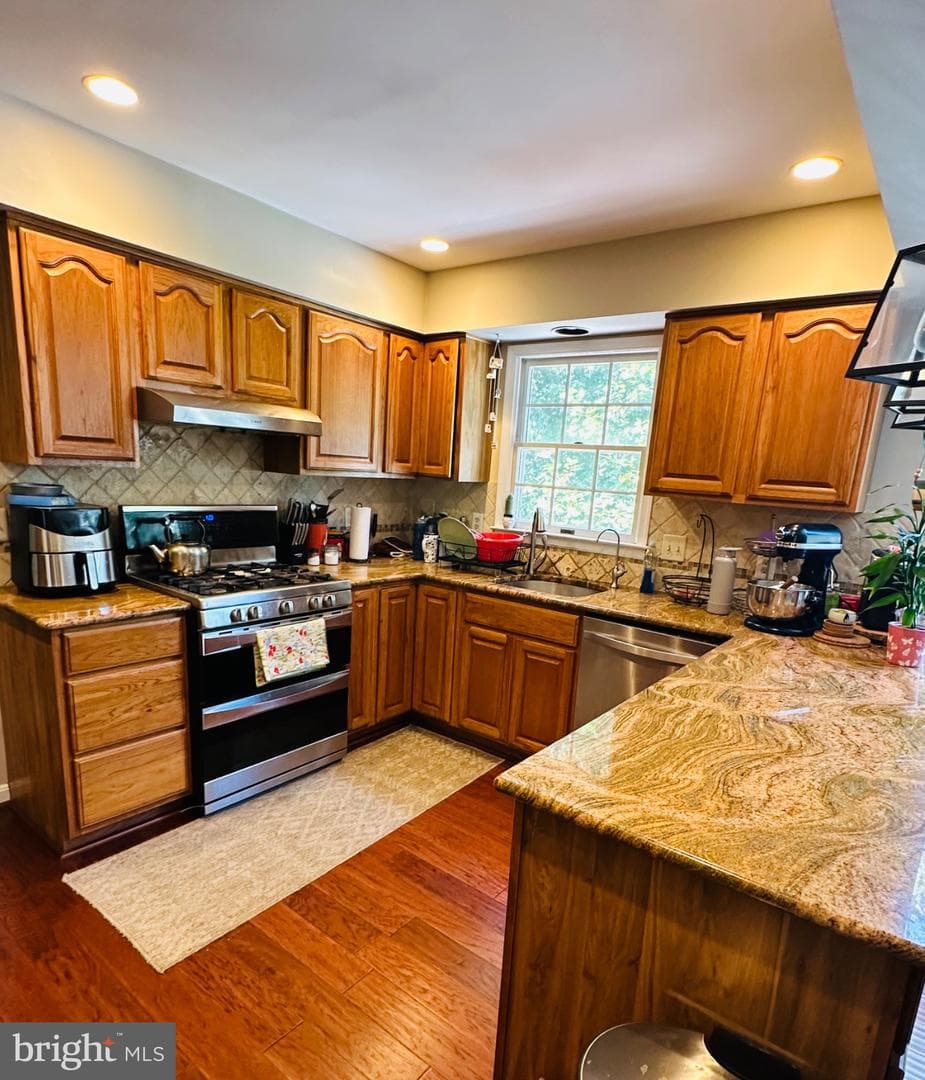 30 Bridgeport Circle photo 9