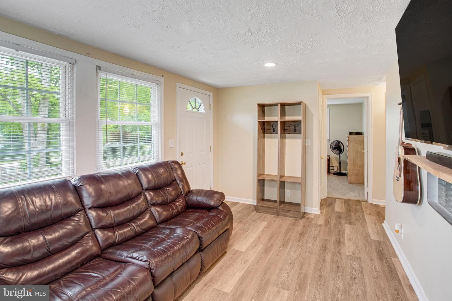1047 Lakeview Drive photo 6
