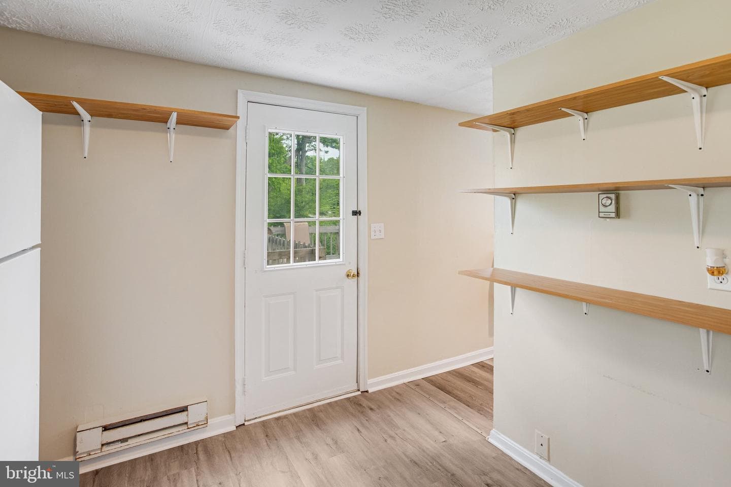 1047 Lakeview Drive photo 9