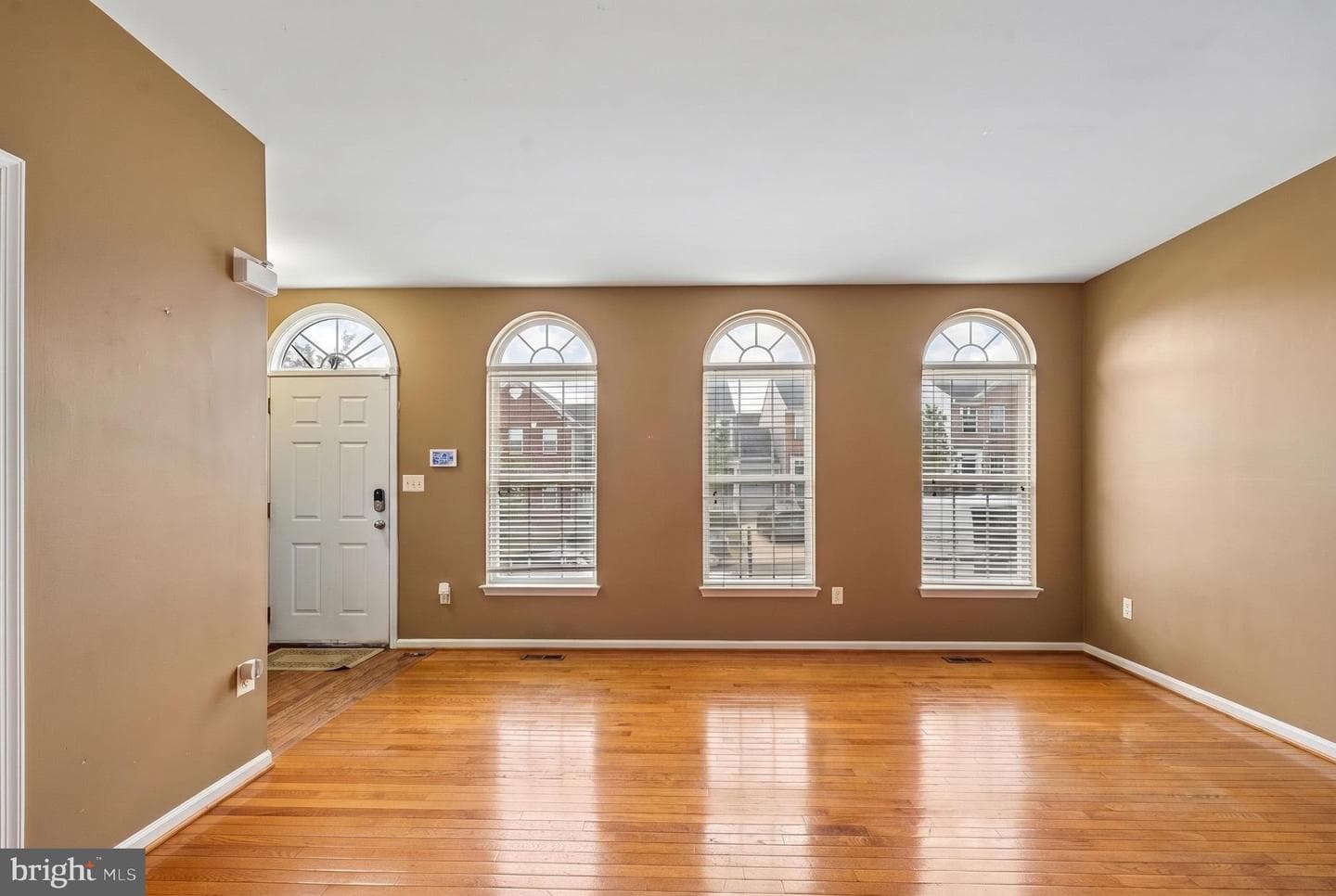 117 Holmes Street photo 2