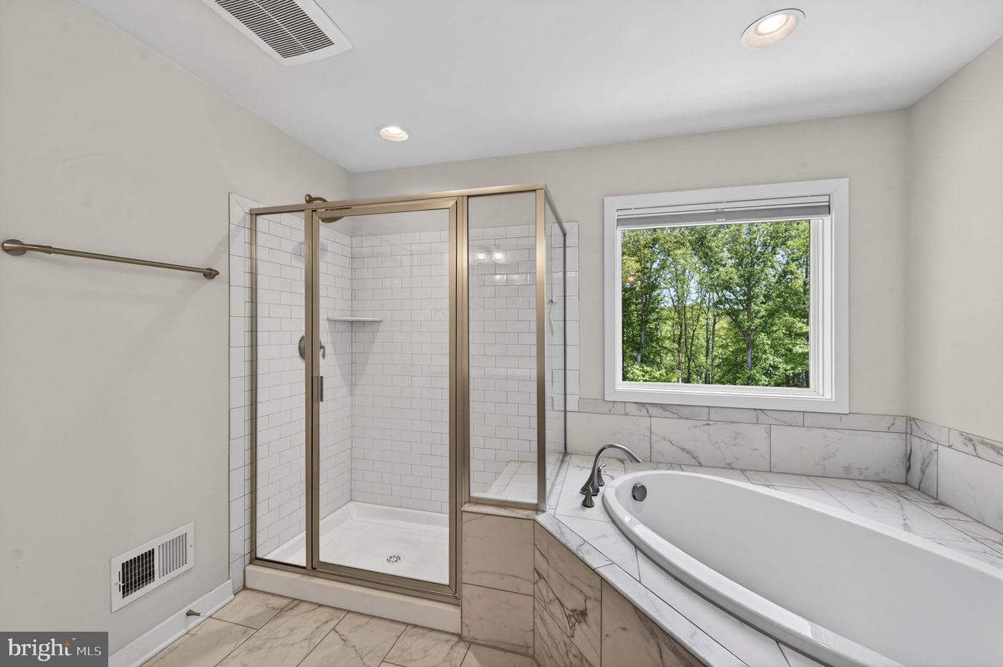 85 Hopewell Drive photo 52