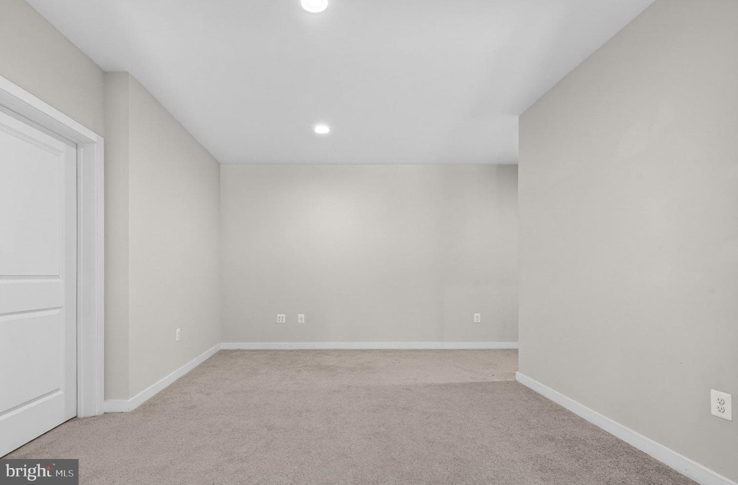 85 Hopewell Drive photo 64