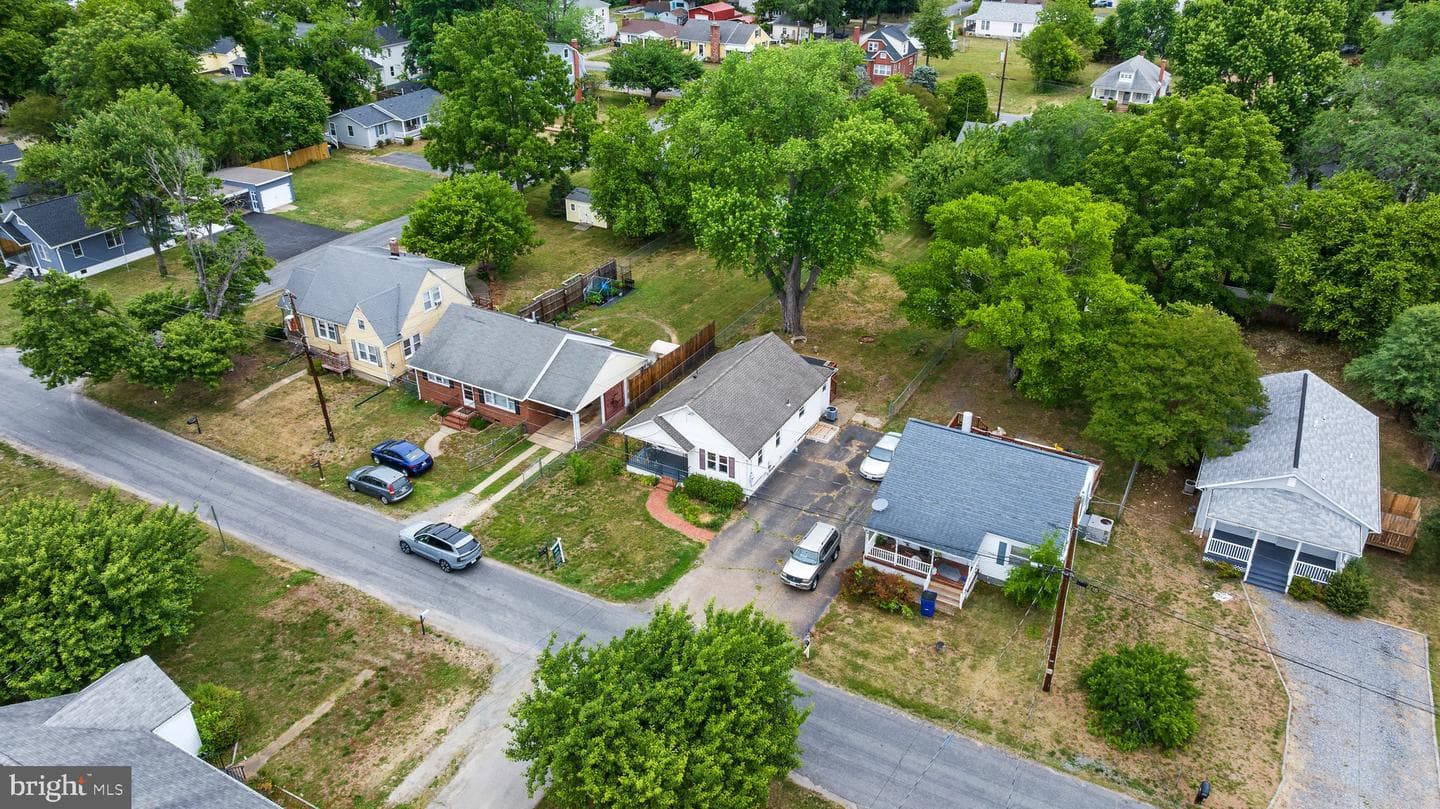 205 E Chatham Street photo 39