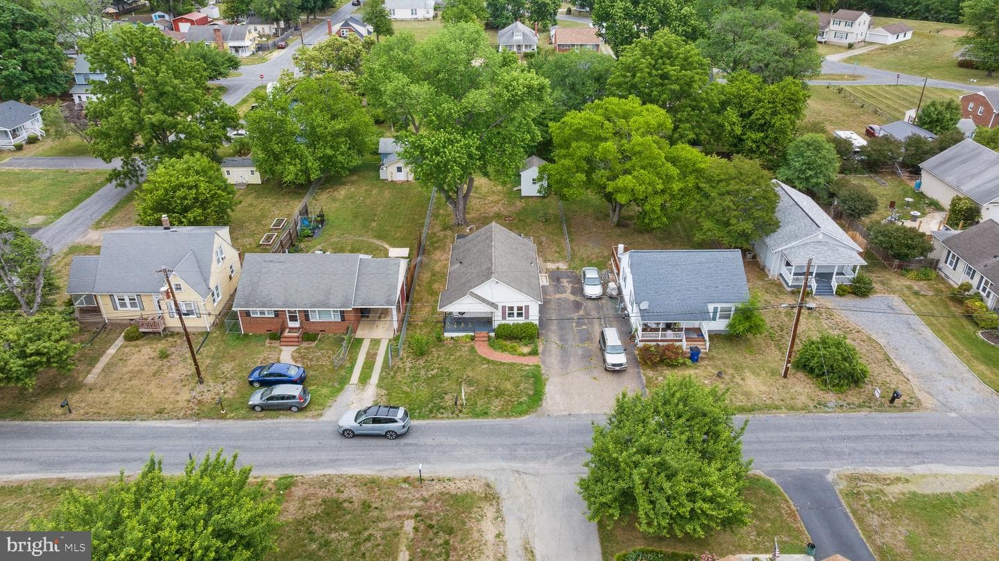 205 E Chatham Street photo 40