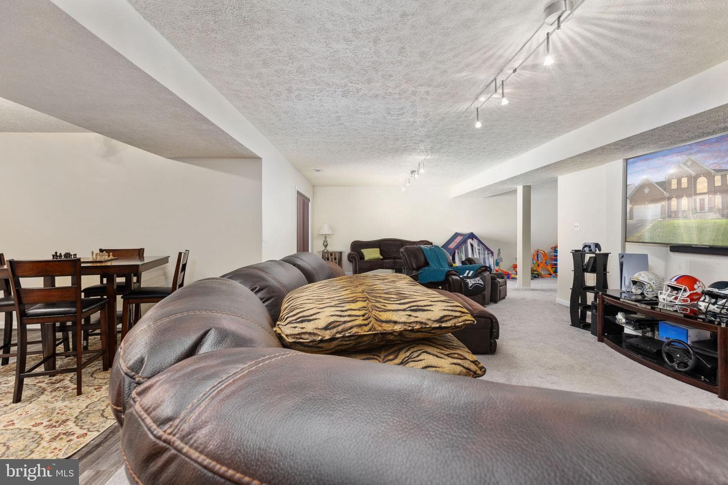 8 Saint Richards Ct photo 79