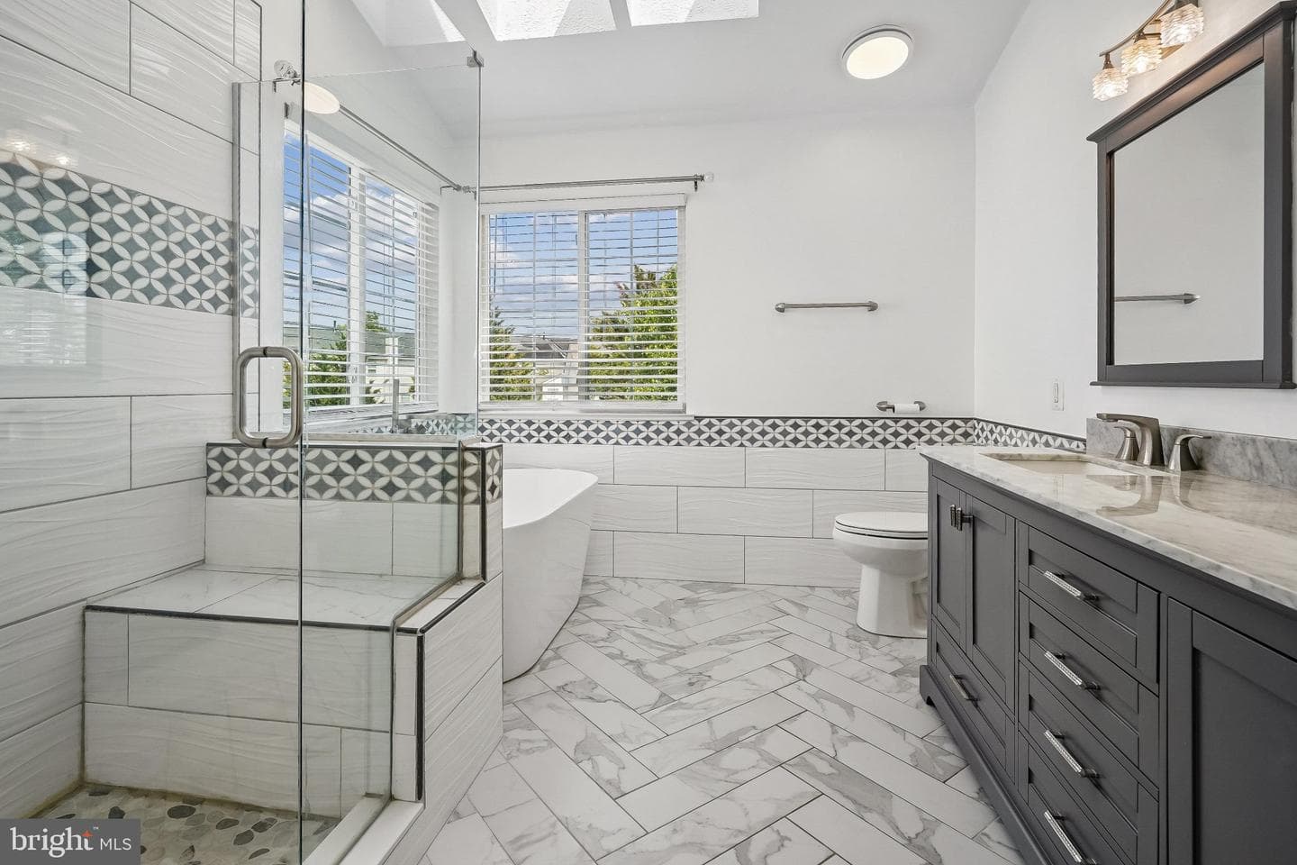 9 Remington Court photo 32