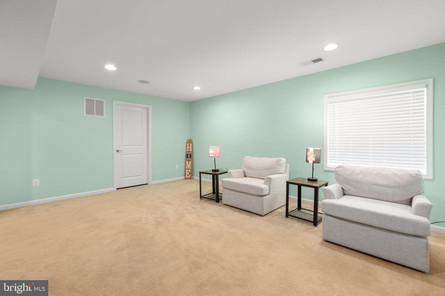 47 Queensland Drive photo 32