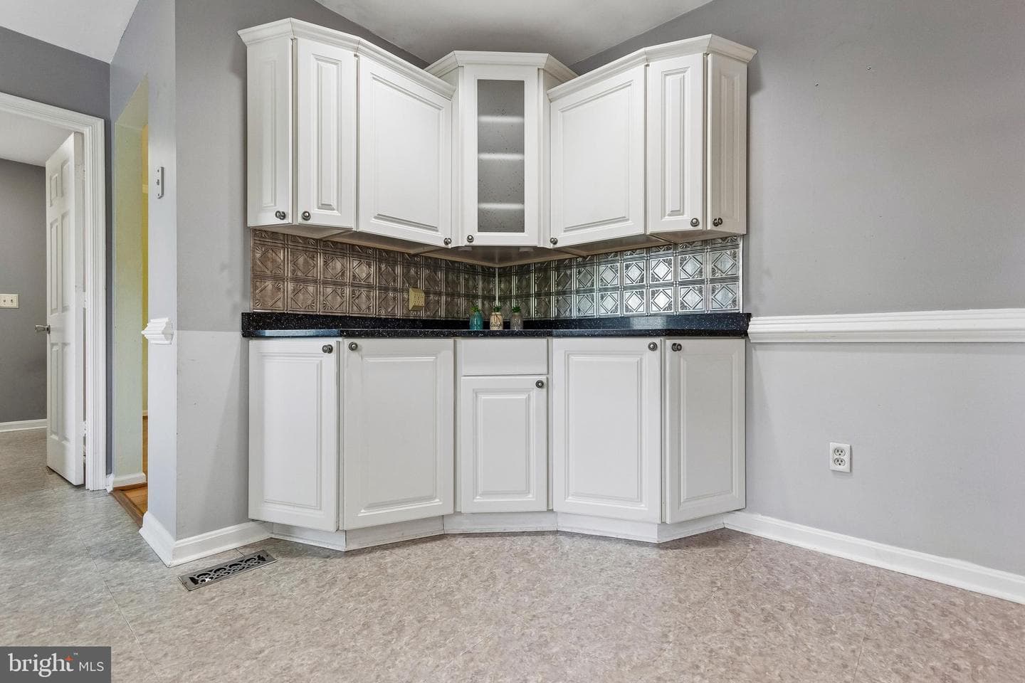 5 Greenridge Drive photo 16