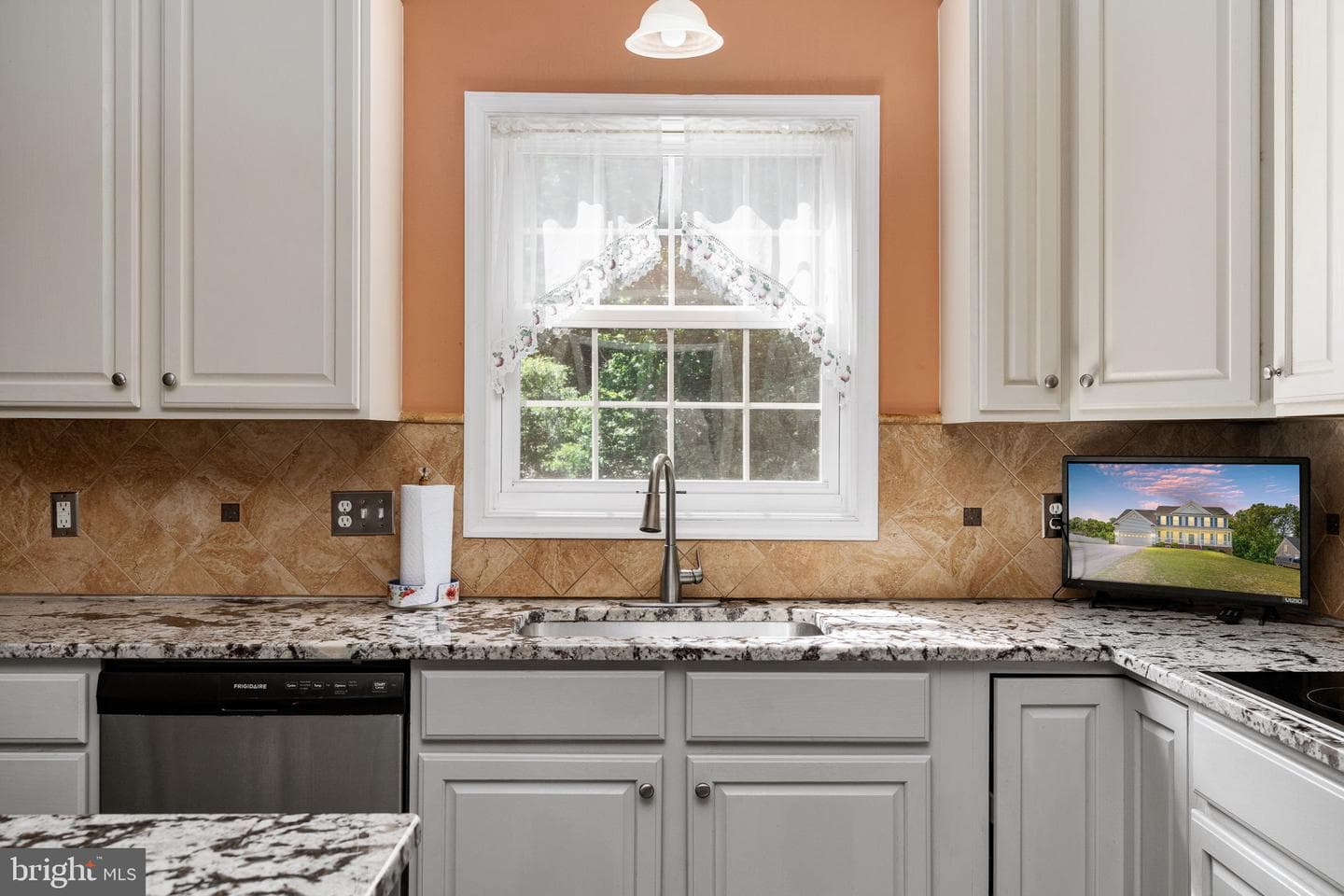 142 Greenway Street photo 33