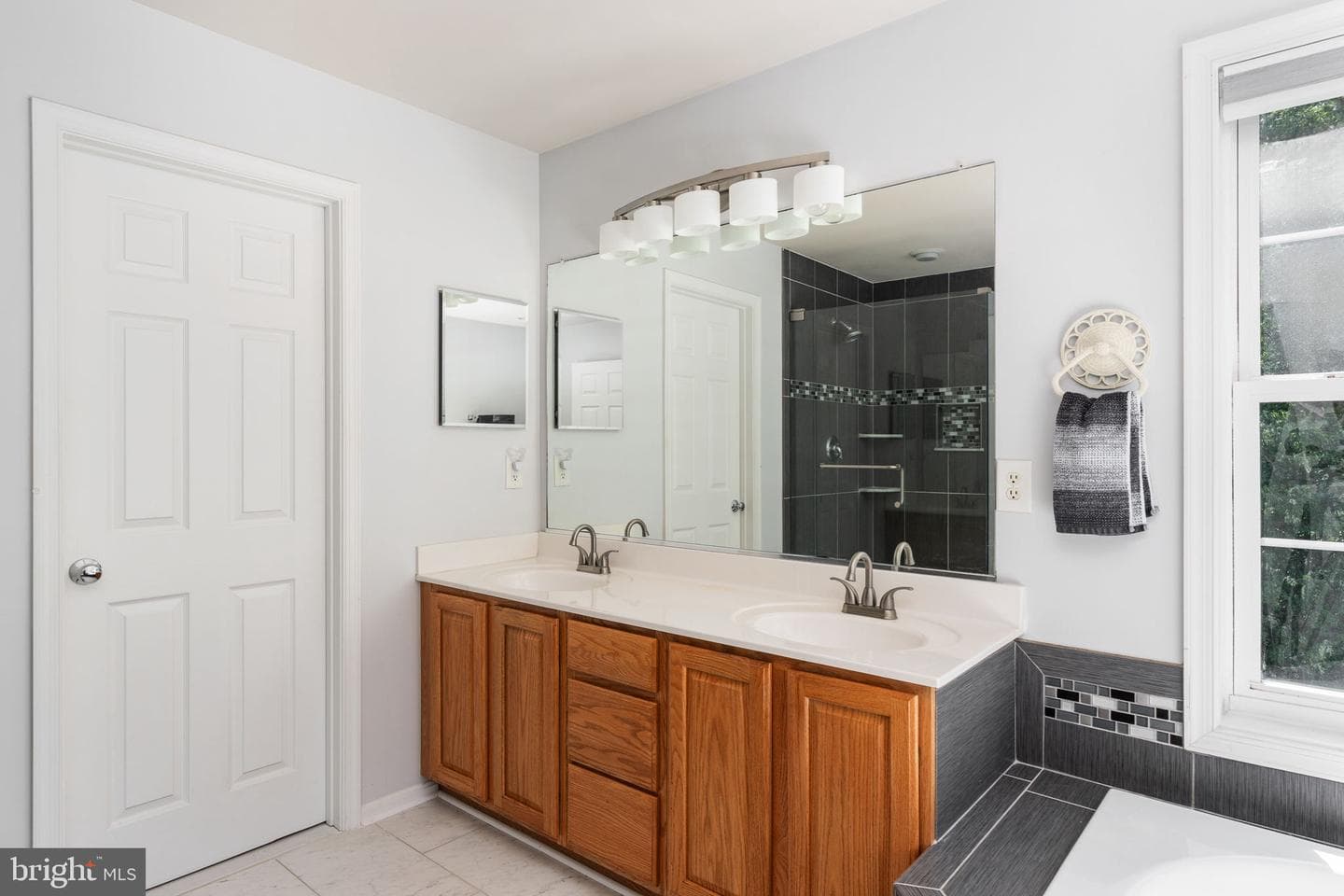 142 Greenway Street photo 66