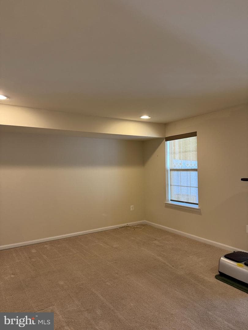 708 Bunker Lane photo 2