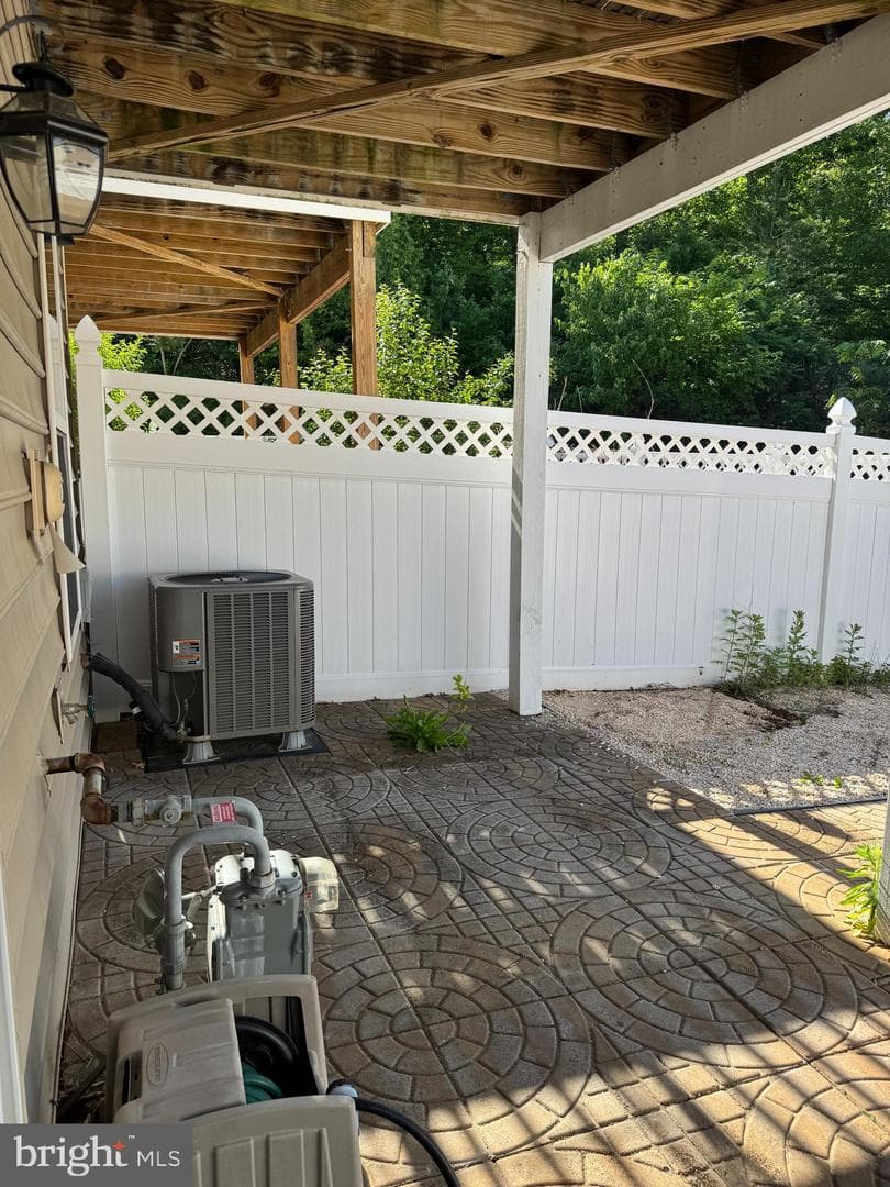 708 Bunker Lane photo 8