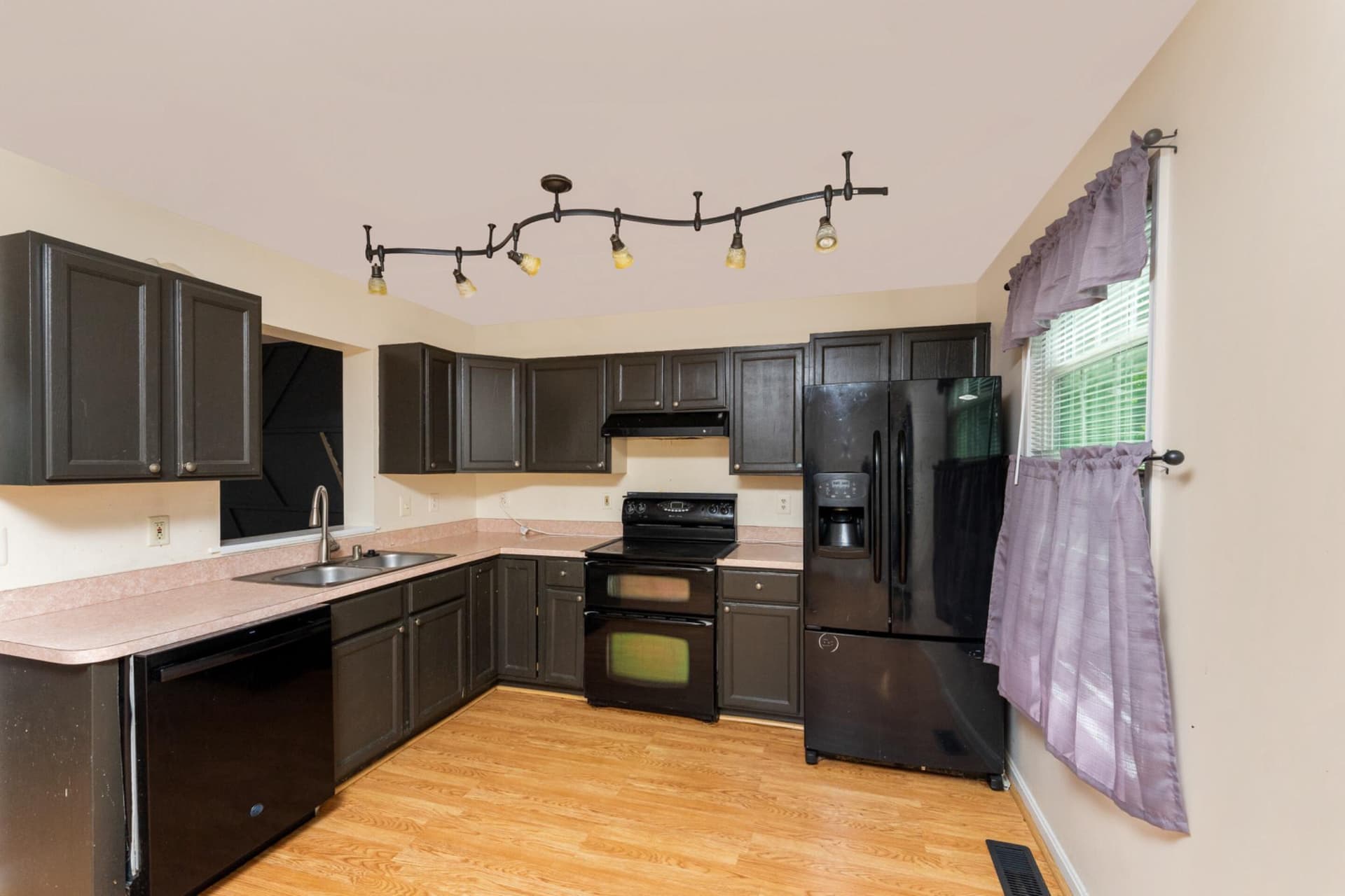 209 Clint Ln photo 11