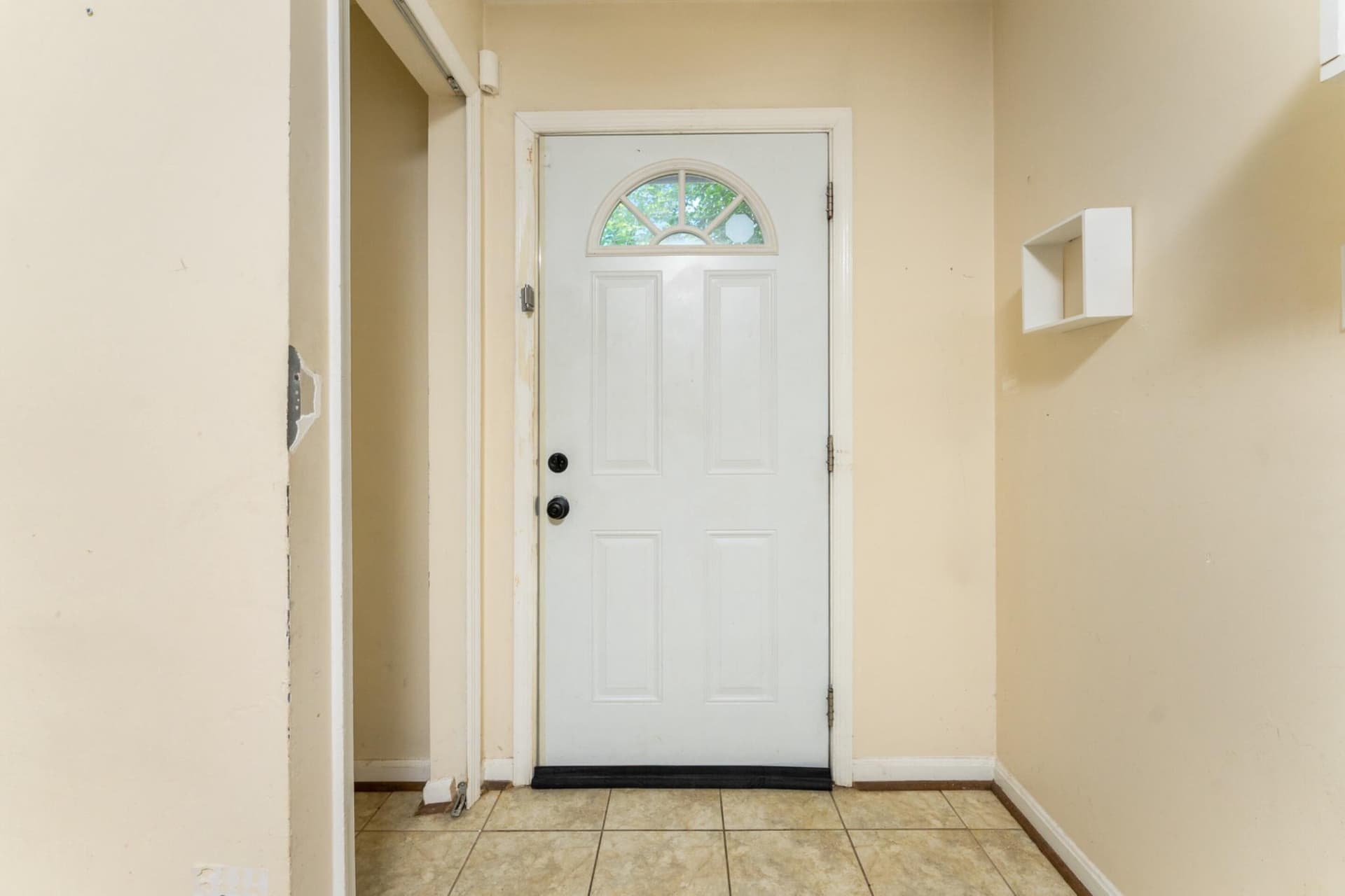209 Clint Ln photo 3