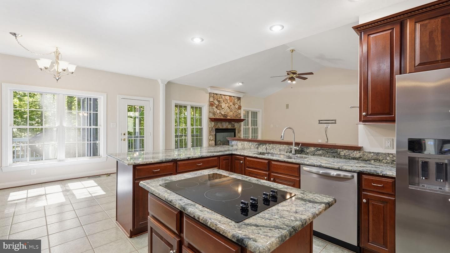 14 Hempstead Lane photo 9
