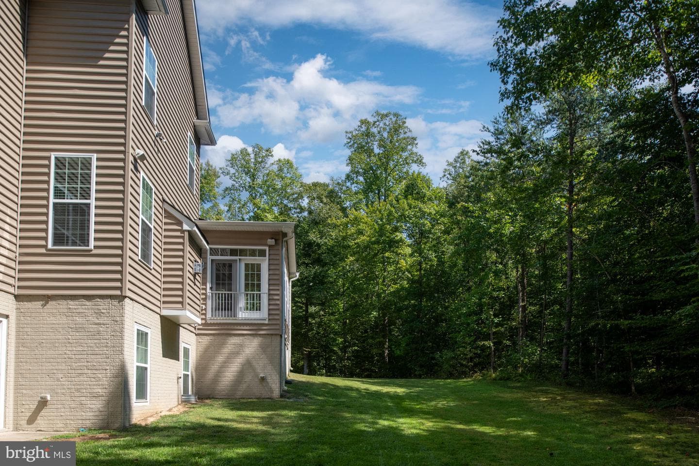 425 Wakerobin Drive photo 105