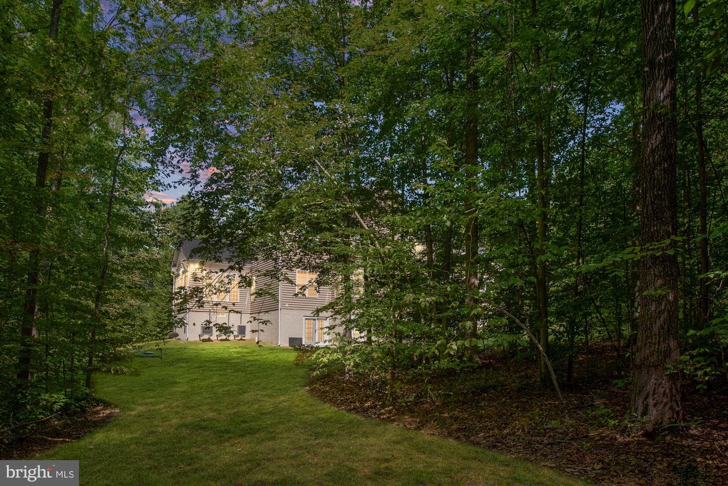 425 Wakerobin Drive photo 128
