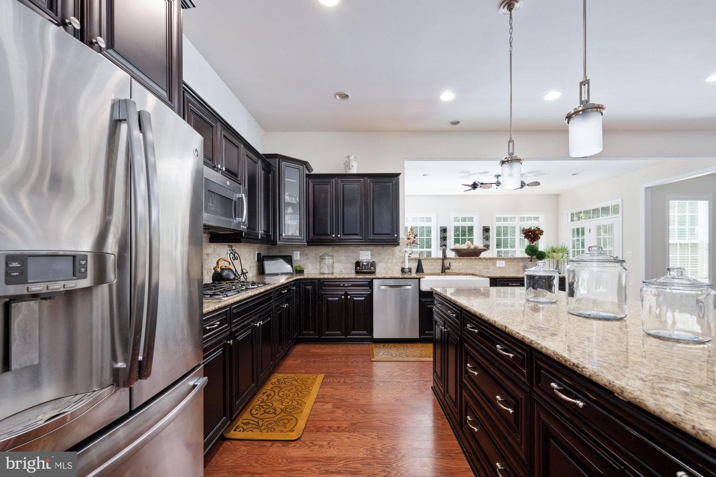 425 Wakerobin Drive photo 37