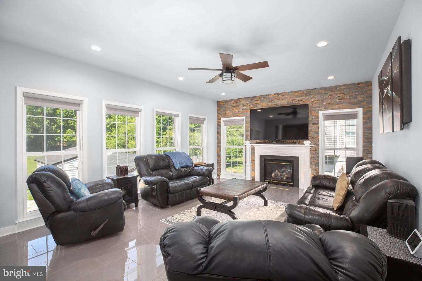 8 Country Manor Drive photo 12