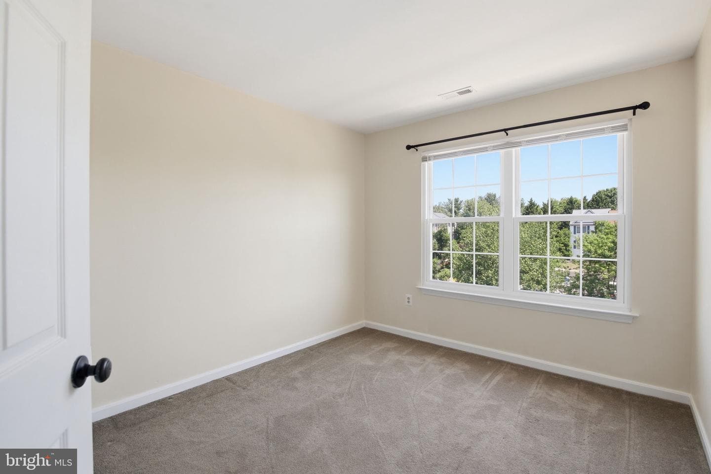 309 Barrows Court photo 24