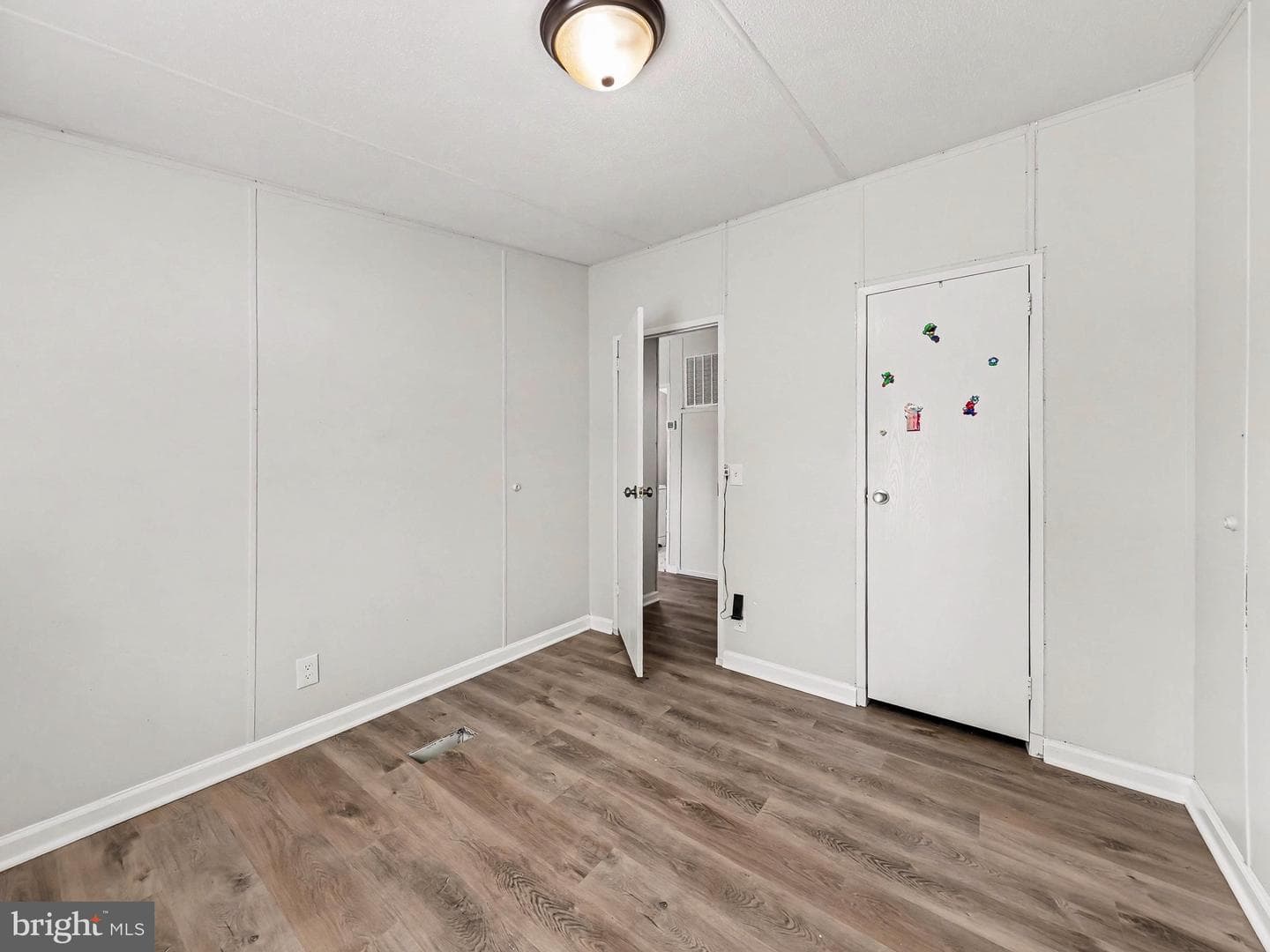 28 Castle Ct photo 14