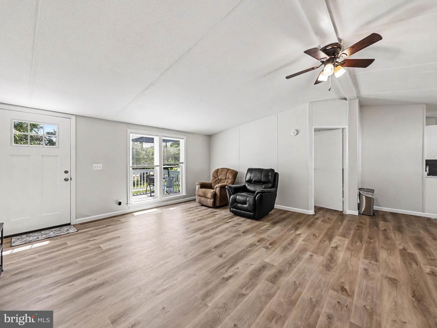 28 Castle Ct photo 3