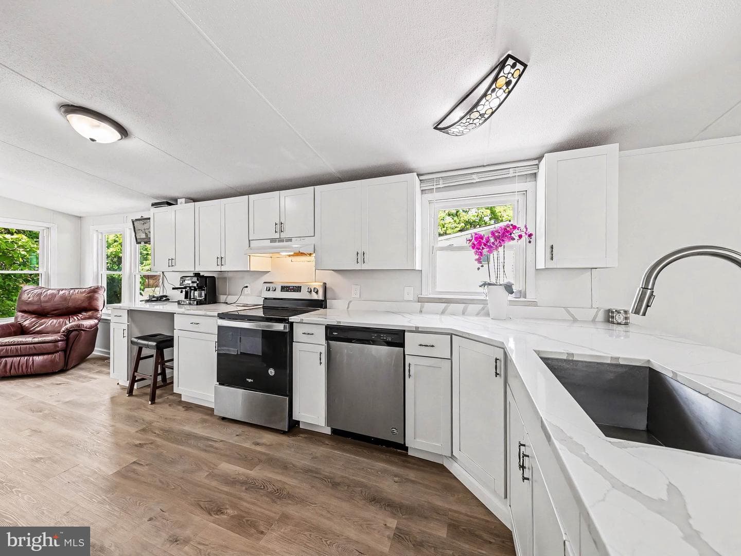 28 Castle Ct photo 7